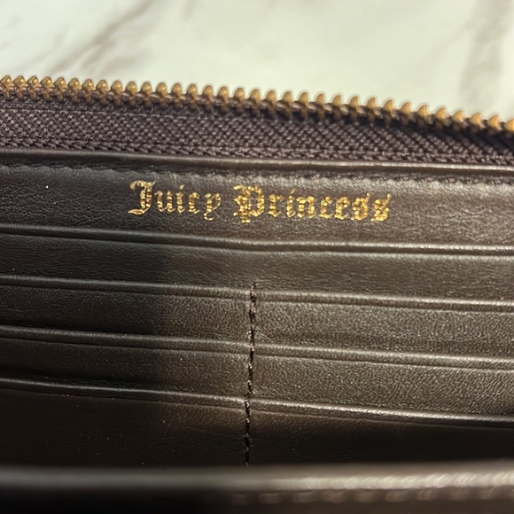 VINTAGE JUICY COUTURE TERRY CLOTH WALLET - Picture 7 of 9